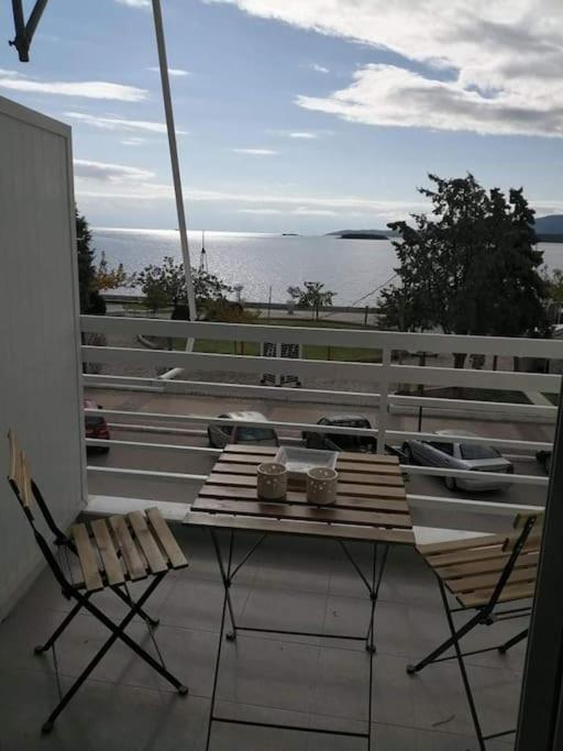 Lovely Sea Front Apartment Itea Dış mekan fotoğraf